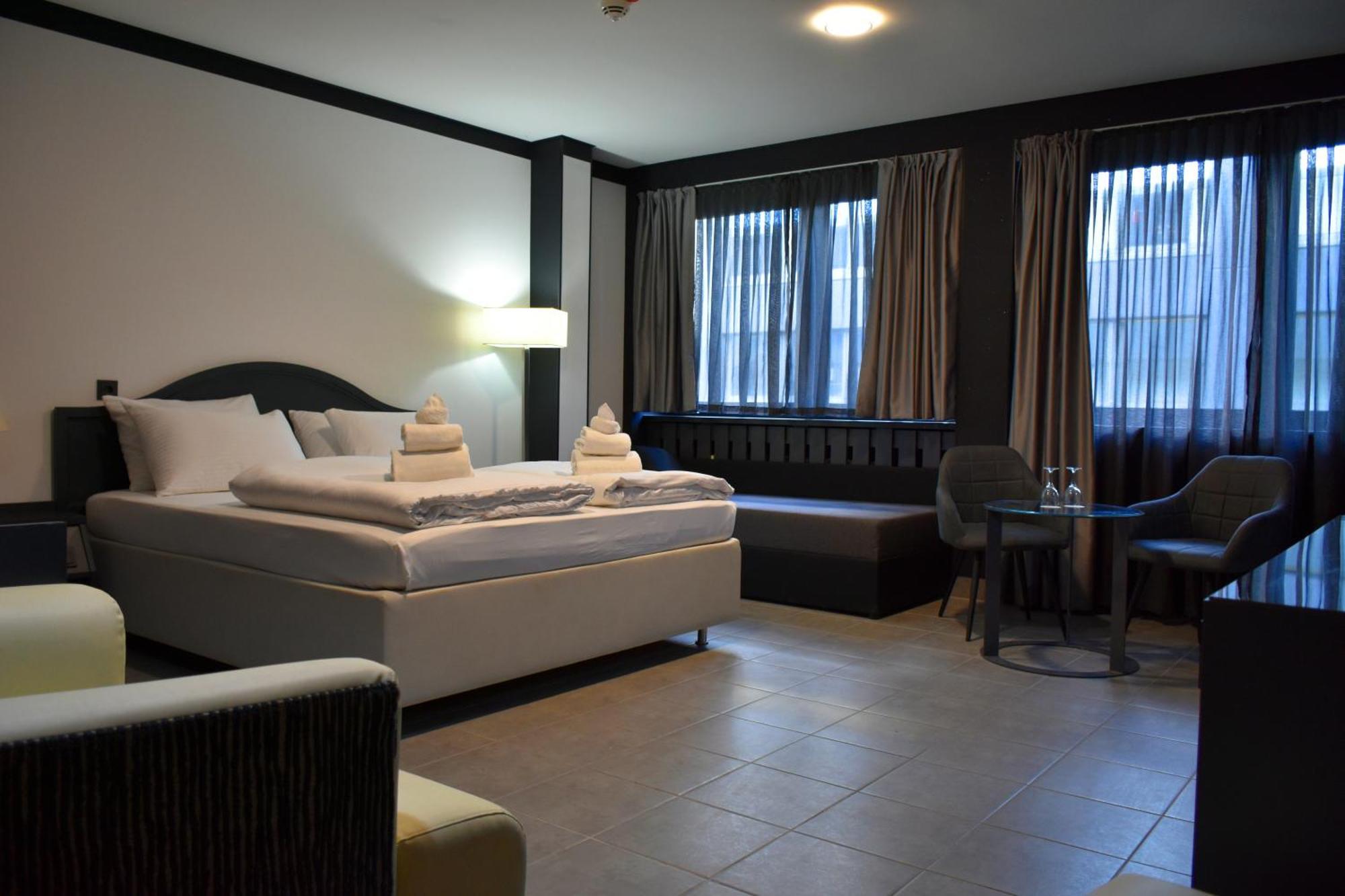 Tibet Hotel Am Airport Duesseldorf-Ράτινγκεν Εξωτερικό φωτογραφία